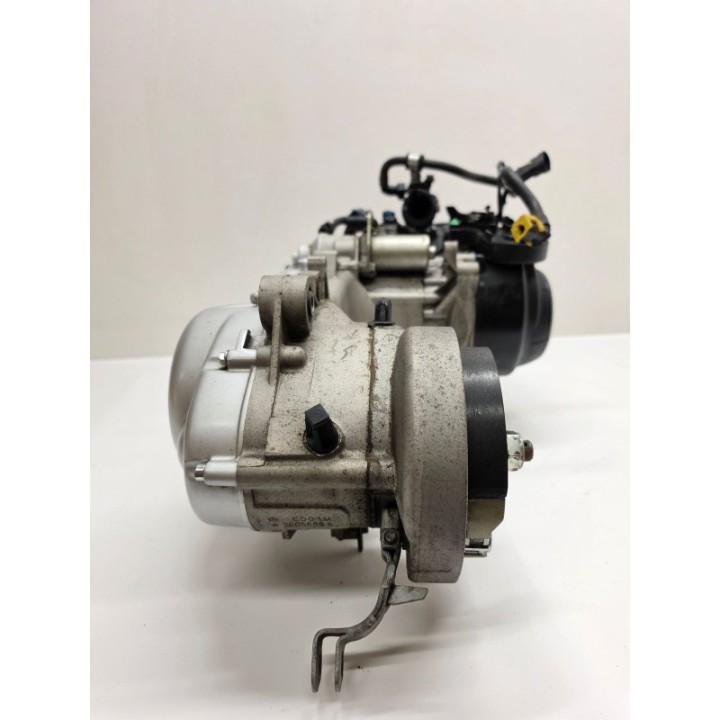 Piaggio Vespa Primavera 50 4T Fi (21) SILNIK