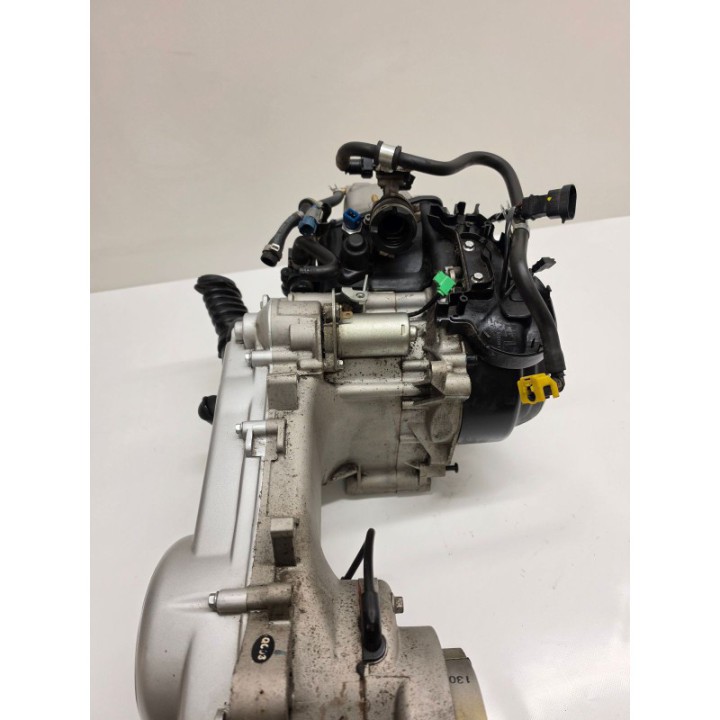 Piaggio Vespa Primavera 50 4T Fi (21) SILNIK