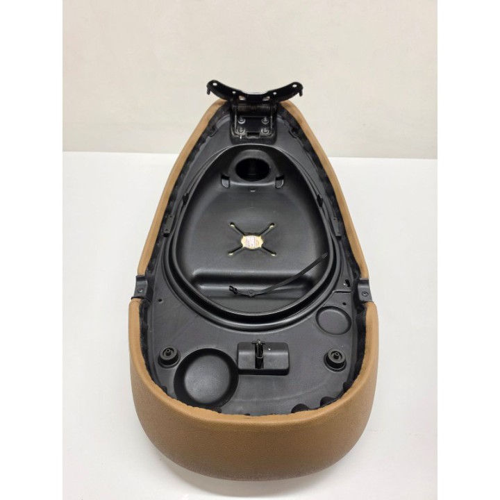 Piaggio Vespa Primavera 50 4T Fi (21) SIEDZENIE KANAPA
