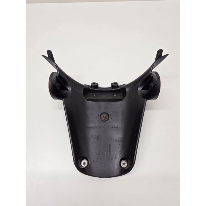 Piaggio Vespa Primavera 50 4T Fi (21) UCHWYT TABLICY MOCOWANIE TYŁ OGON