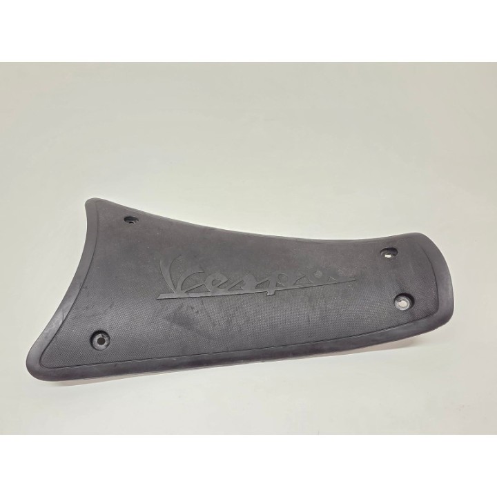 Piaggio Vespa Primavera 50 4T Fi (21) WYPEŁNIENIE OSŁONA POKRYWA AKUMULATORA