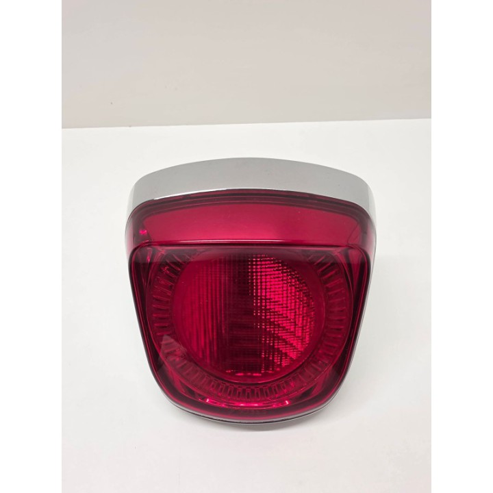 Piaggio Vespa Primavera 50 4T Fi (21) LAMPA TYŁ