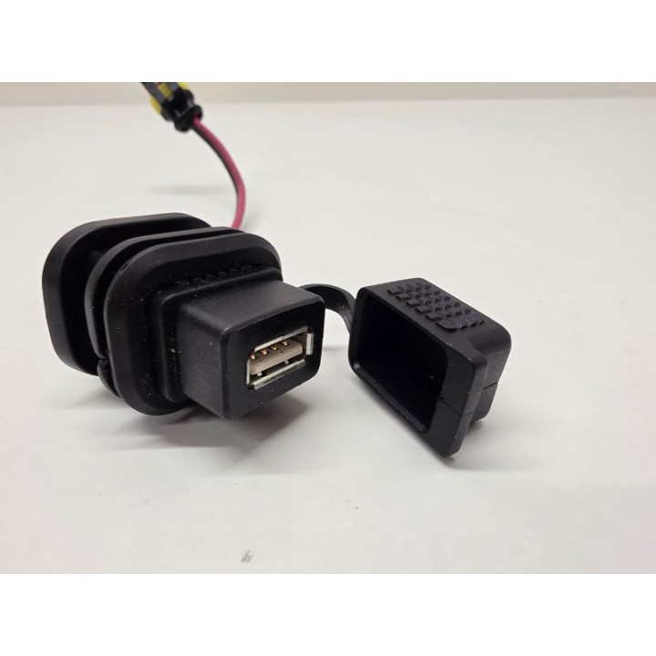 Piaggio Vespa Primavera 50 4T Fi (21) GNIAZDO USB ŁADOWARKA