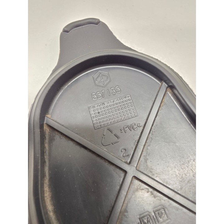 Piaggio Vespa Primavera 50 4T Fi (21) ZAŚLEPKI WYPEŁNIENIE OSŁONA