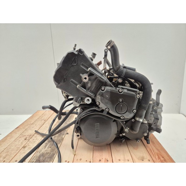 Yamaha XJ6 Diversion (09-16) SILNIK