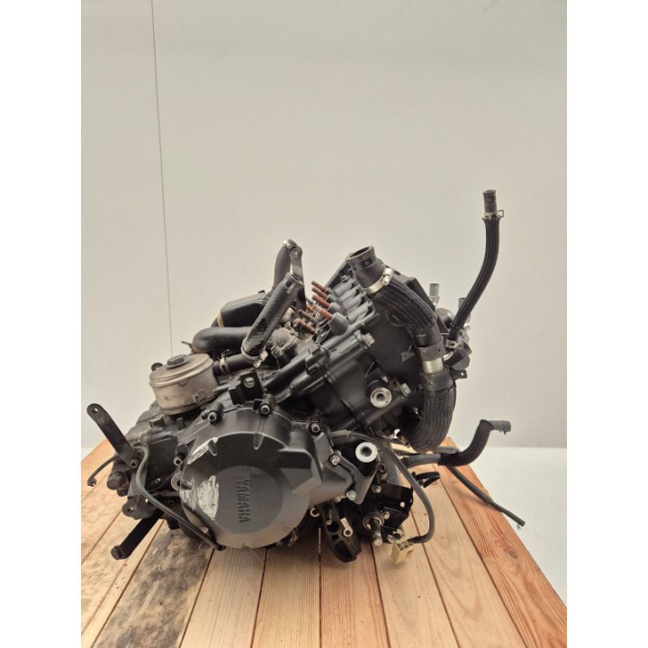 Yamaha XJ6 Diversion (09-16) SILNIK