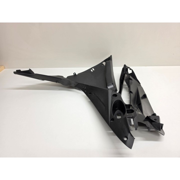 Honda CBR 500 R (16-19) WYPEŁNIENIE OWIEWKI LEWEJ OSŁONA