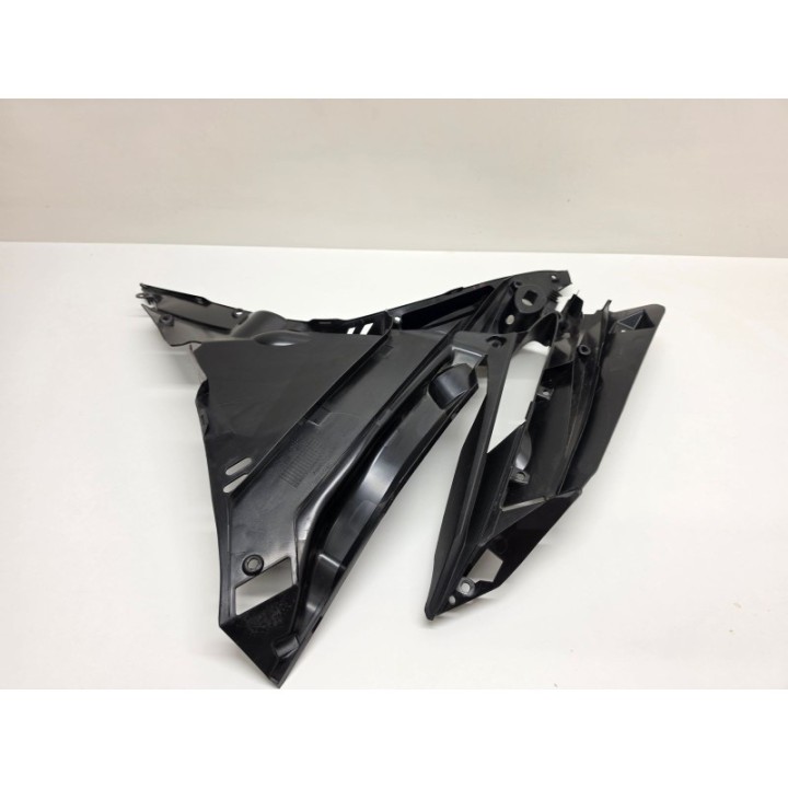 Honda CBR 500 R (16-19) WYPEŁNIENIE OWIEWKI LEWEJ OSŁONA