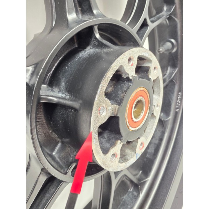 Derbi Senda 50 SM 2T (20) KOŁO OPONA FELGA TYŁ 17"X3.50