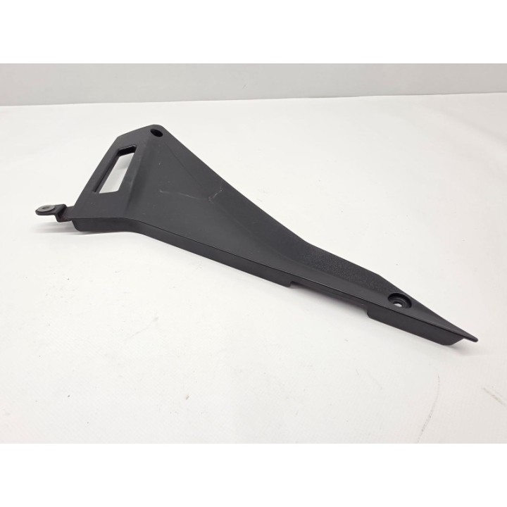 Derbi Senda 50 SM 2T (20) WYPEŁNIENIE OGON OSŁONA PRAWA