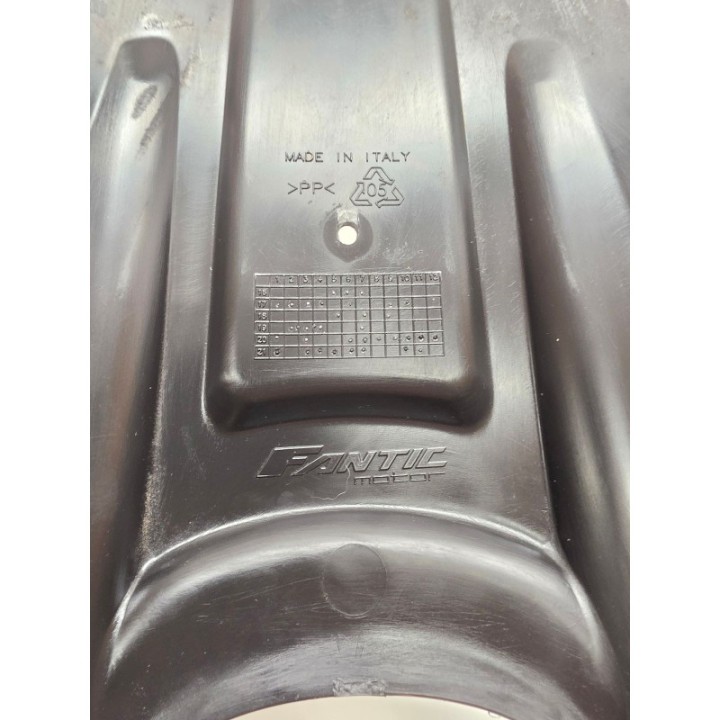 Fantic XM 50 2T (22) OGON BŁOTNIK TYŁ OSŁONA