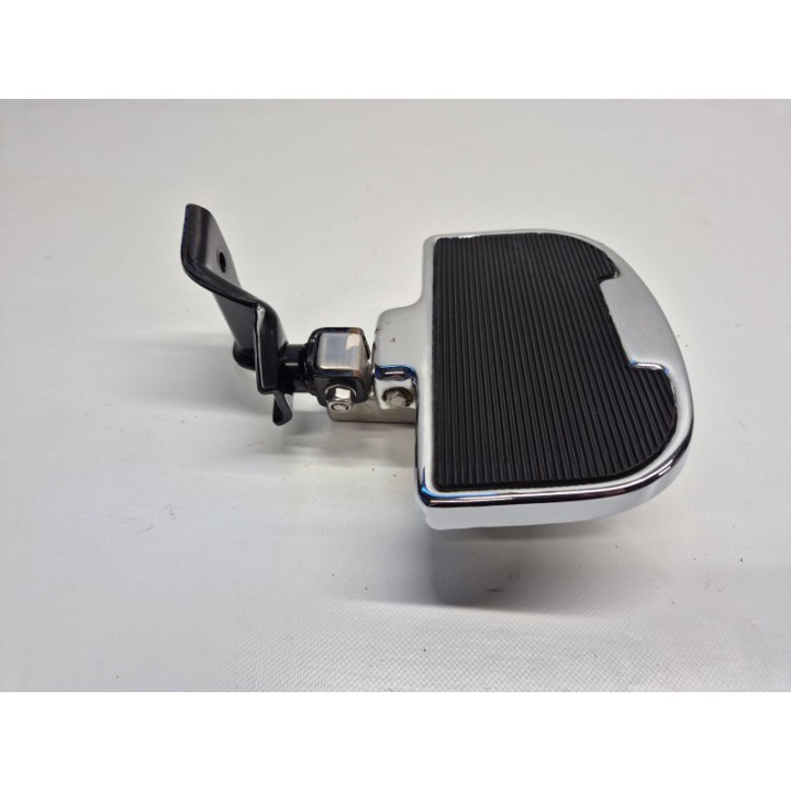 Honda VT 1100 C3 Shadow Aero (98-02) PODNÓŻEK PODEST PRAWY TYŁ MOCOWANIE