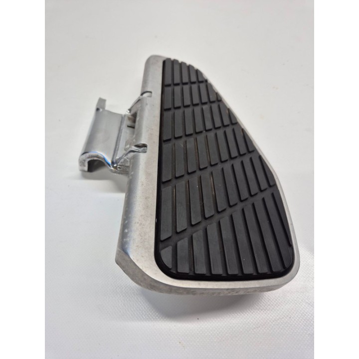 Honda VT 1100 C3 Shadow Aero (98-02) PODNÓŻEK PODEST LEWY PRZÓD MOCOWANIE