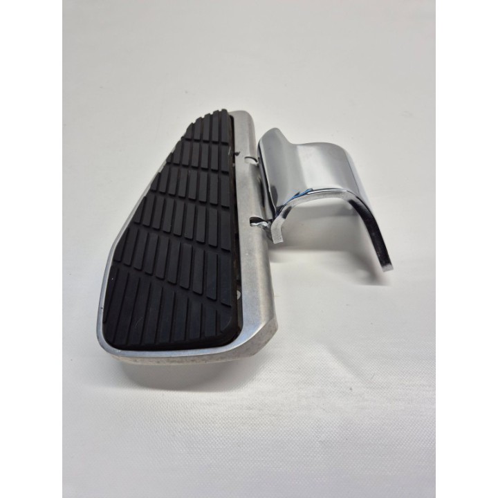 Honda VT 1100 C3 Shadow Aero (98-02) PODNÓŻEK PODEST PRAWY PRZÓD MOCOWANIE
