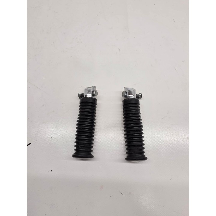 Kawasaki VN 800 Vulcan (00) SET PODNÓŻEK PASAŻERA LEWY PRAWY